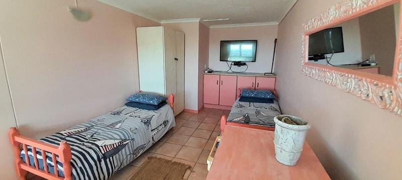 8 Bedroom Property for Sale in Jongensfontein Western Cape